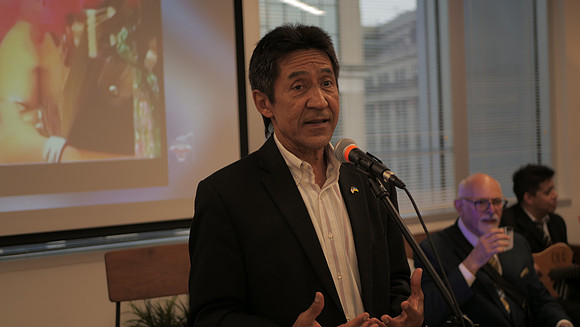 P1077037