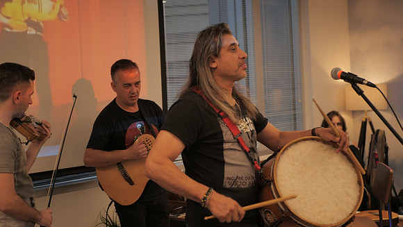 P1077073